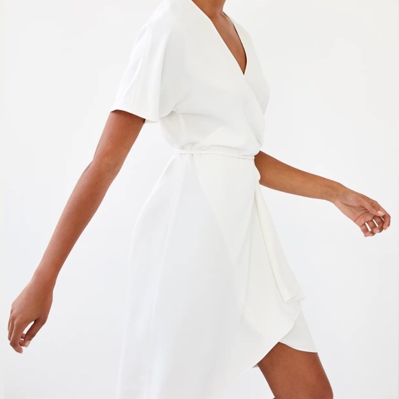 Aritzia wrap dress - Picture 2 of 3